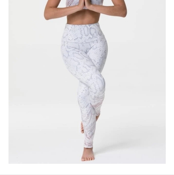 Onzie High Rise Athena Graphic Print Leggings - Picture 2 of 11